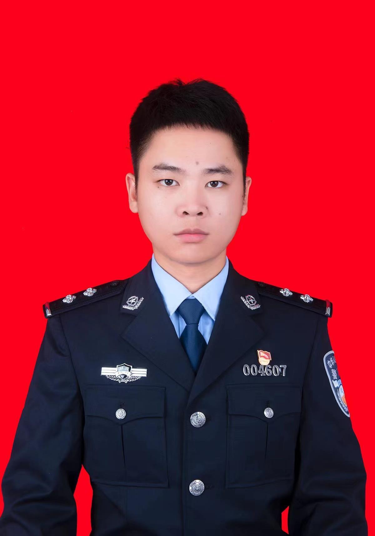 2.登记照.jpg